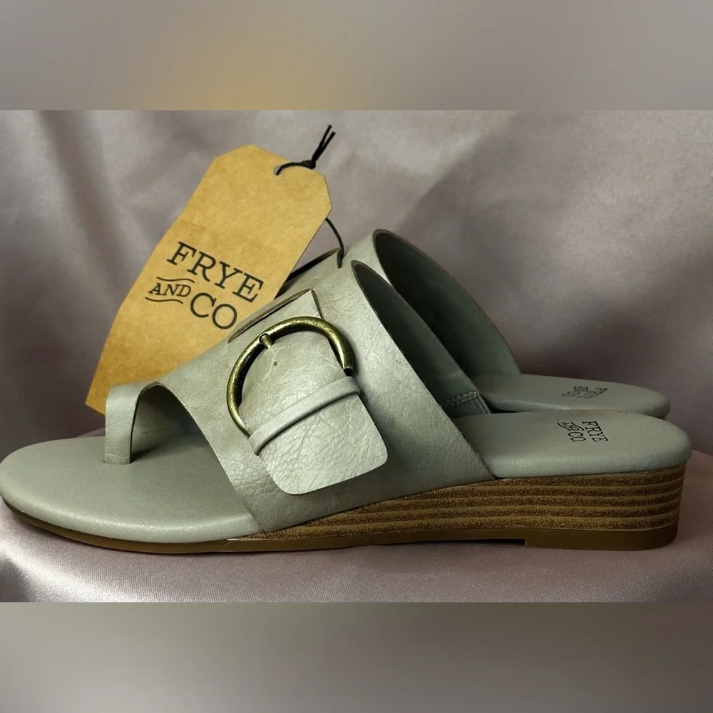 COPY - Frye And Co Womens Quincey Thong Sandals Taupe Gray Faux Leather Wedge 8… - Picture 11 of 16